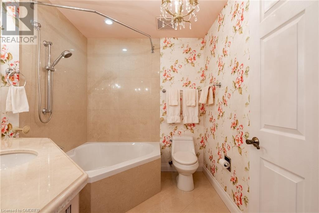 174 MOUNTAIN PARK Avenue Unit# 6 EAST