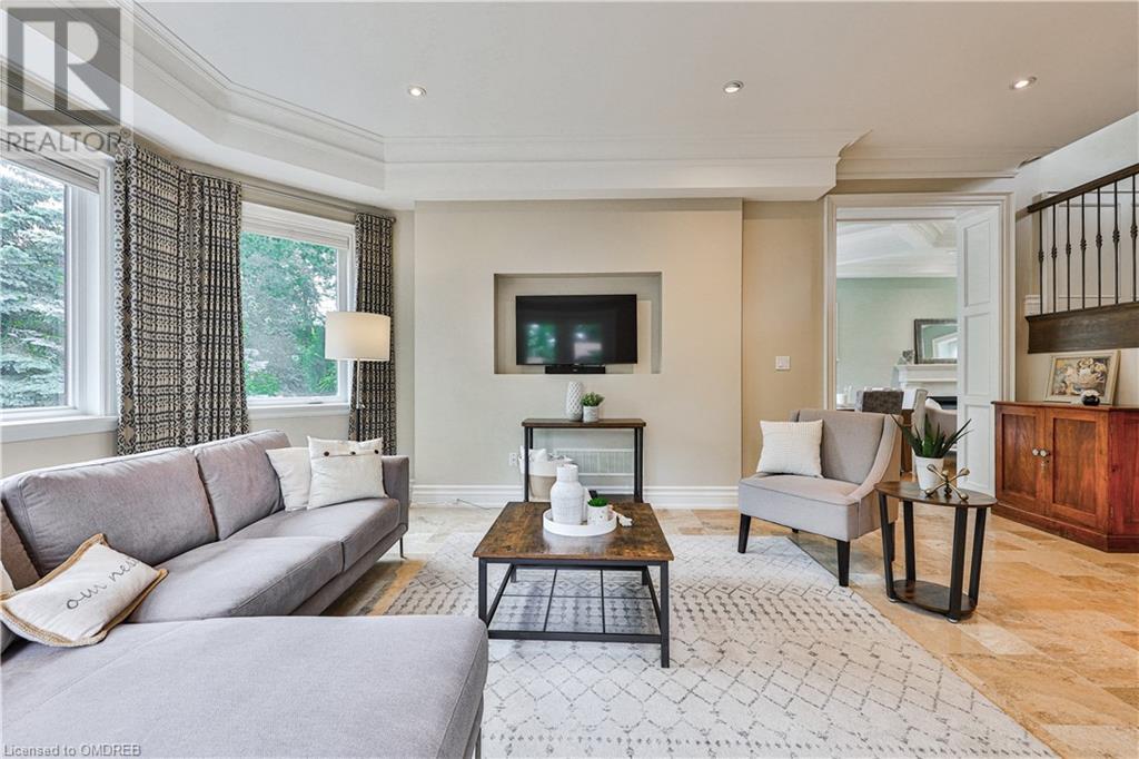 469 MAPLE GROVE Drive