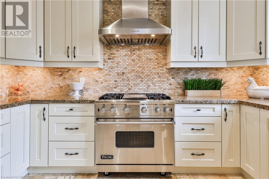 469 MAPLE GROVE Drive