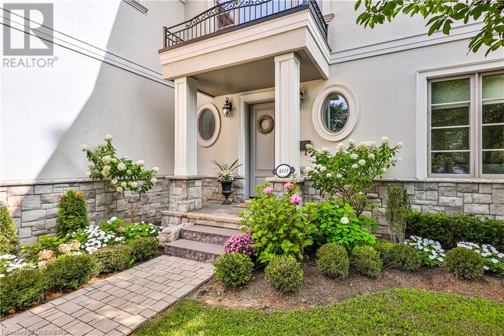 469 MAPLE GROVE Drive