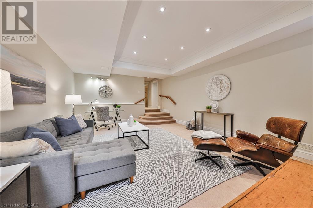 469 MAPLE GROVE Drive