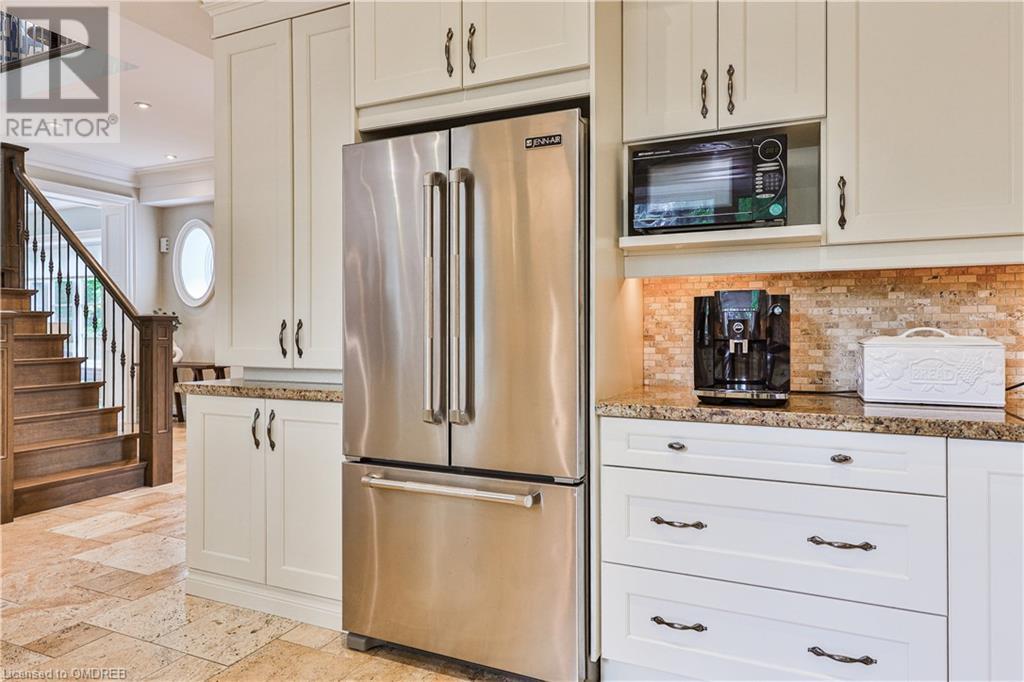 469 MAPLE GROVE Drive