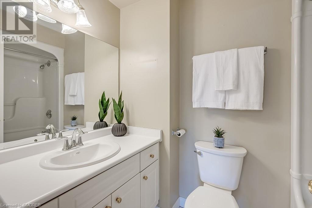 8 MAIN Street E Unit# 401