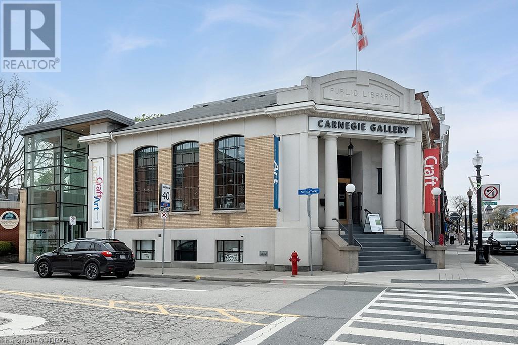 8 MAIN Street E Unit# 401