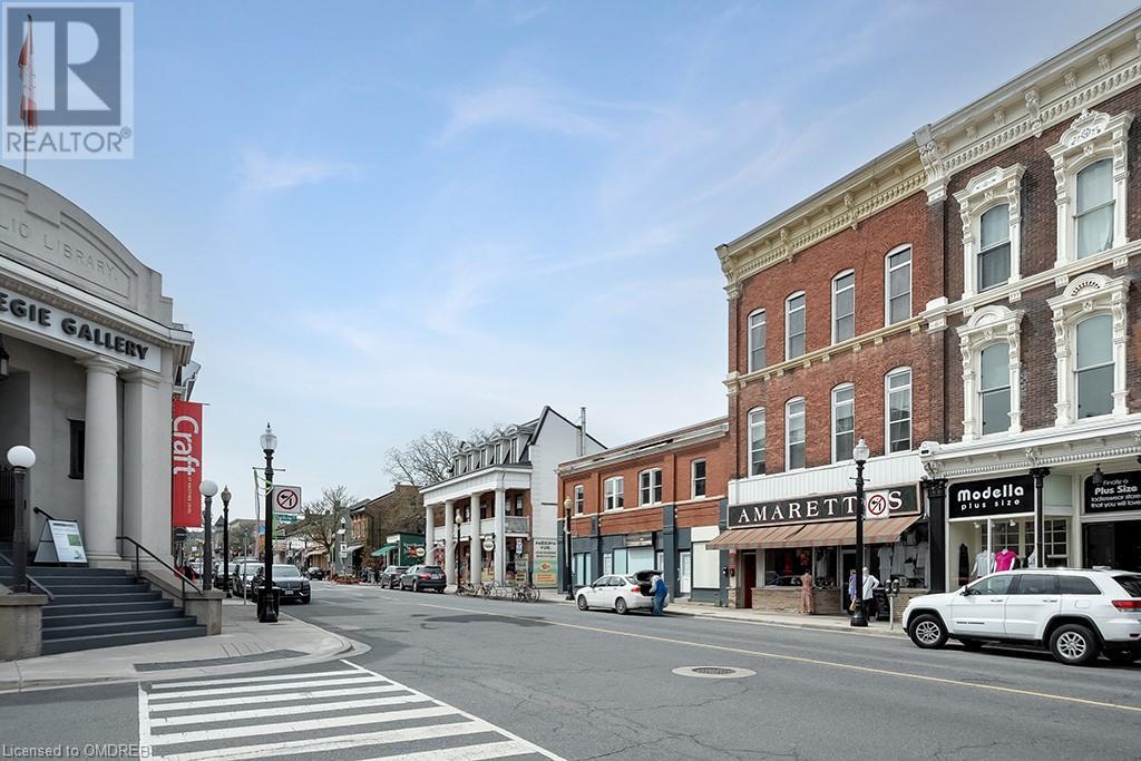 8 MAIN Street E Unit# 401