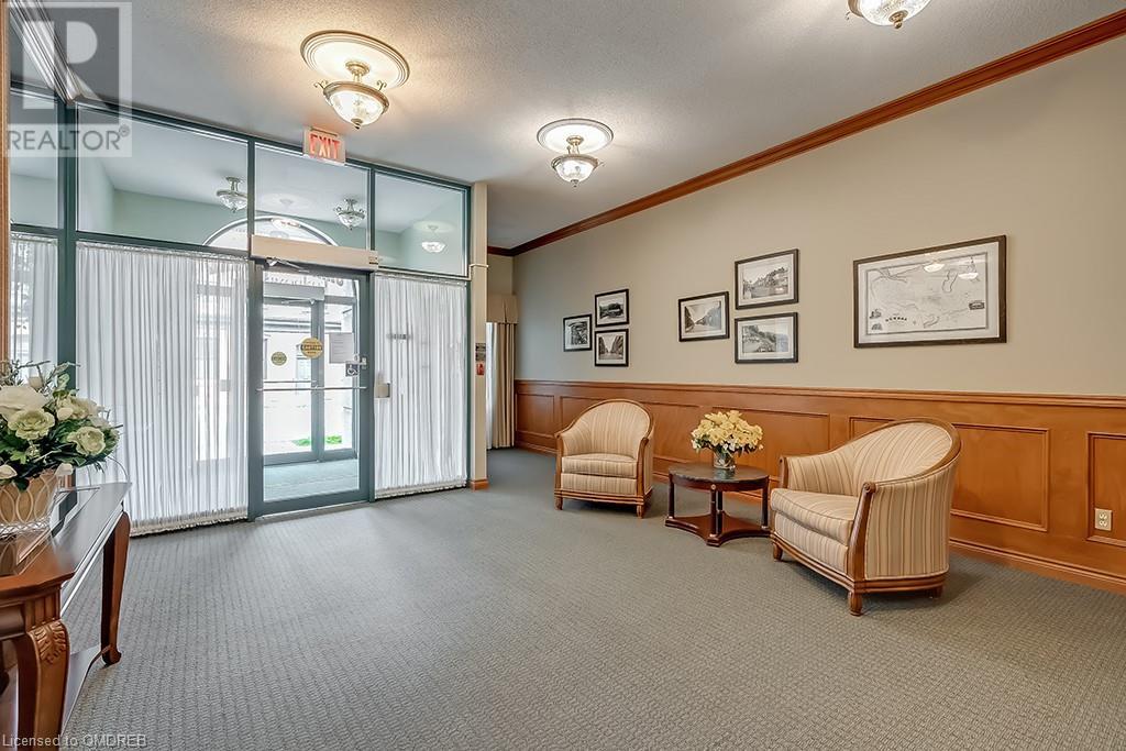 8 MAIN Street E Unit# 401