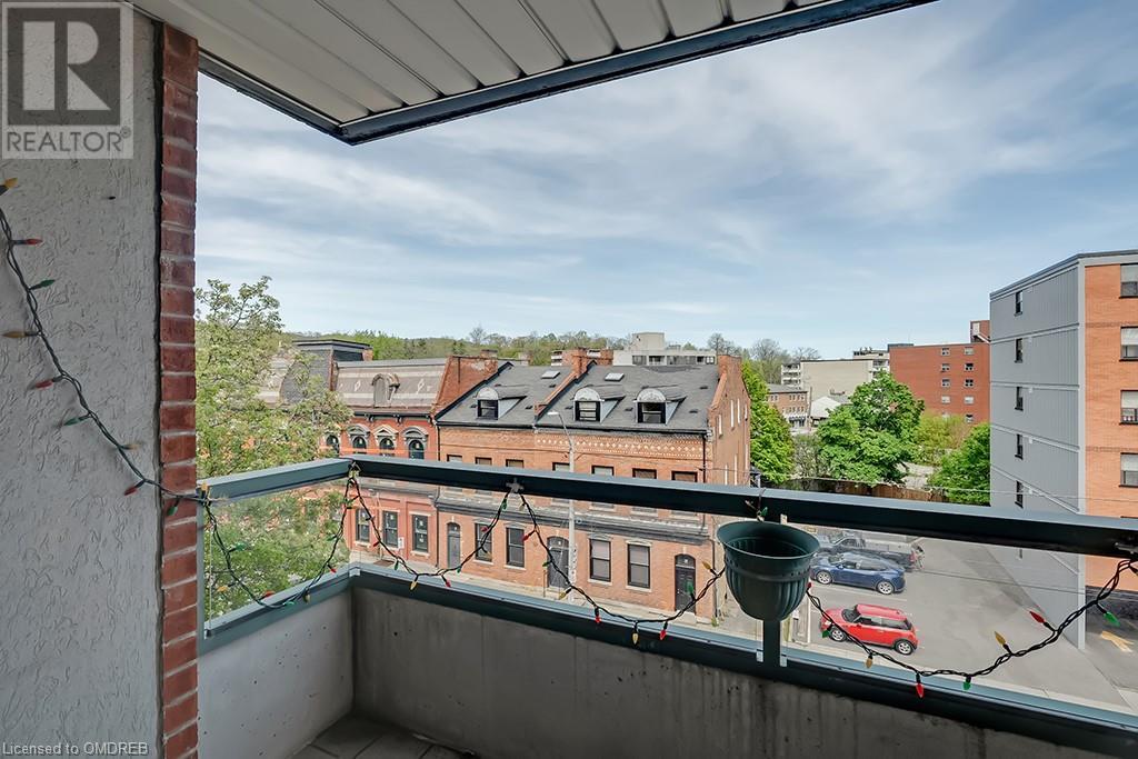 8 MAIN Street E Unit# 401