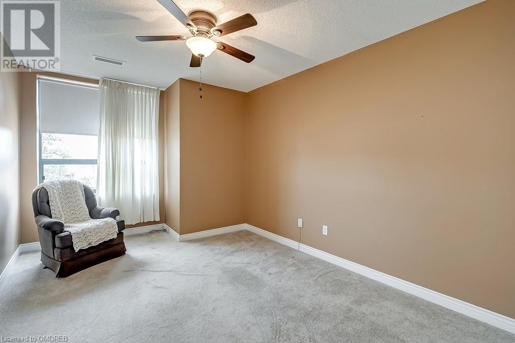 8 MAIN Street E Unit# 401