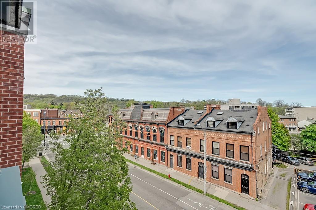 8 MAIN Street E Unit# 401