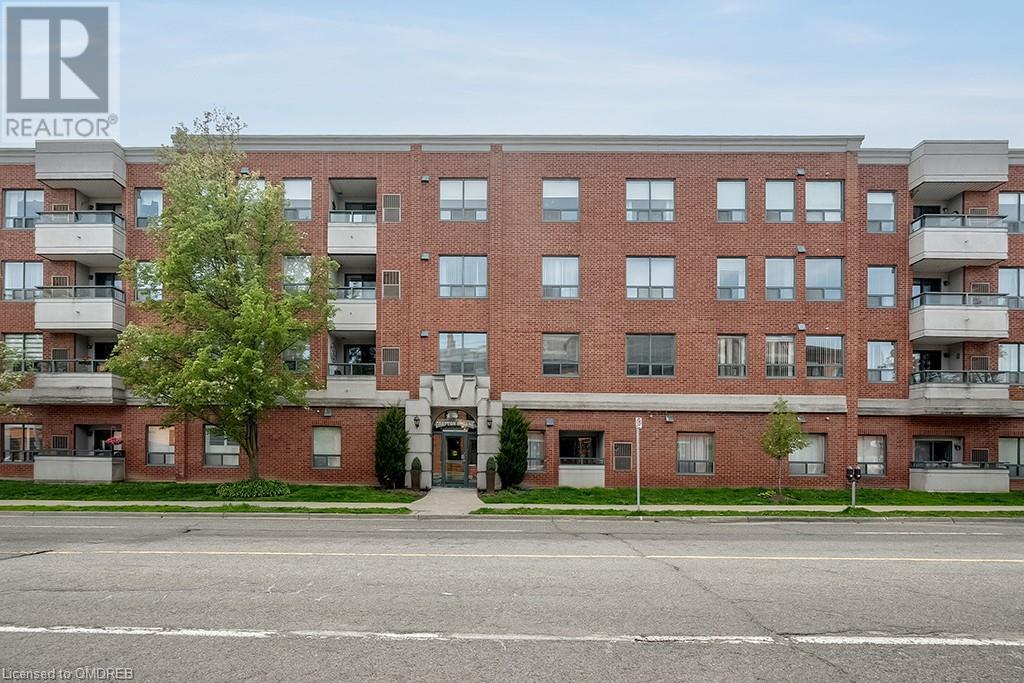 8 MAIN Street E Unit# 401