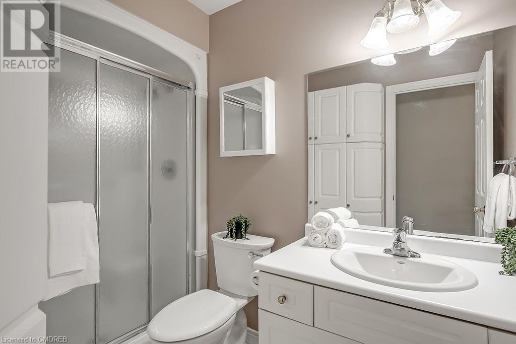 8 MAIN Street E Unit# 401