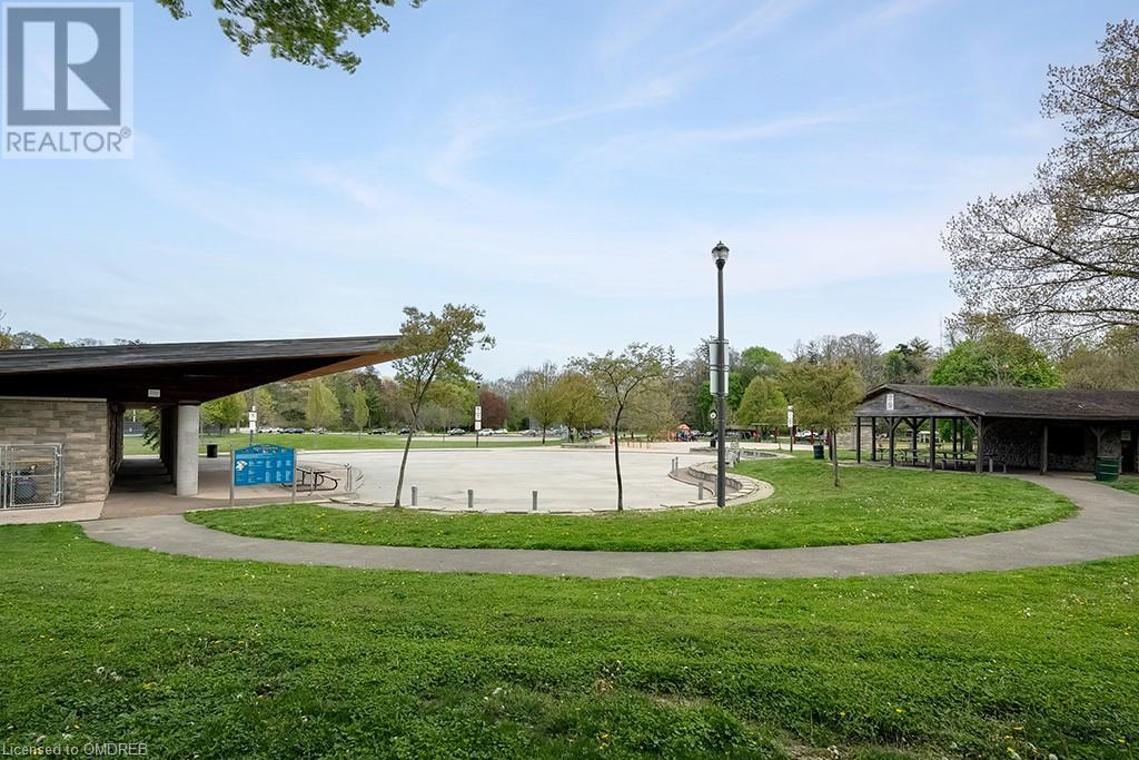 8 MAIN Street E Unit# 401