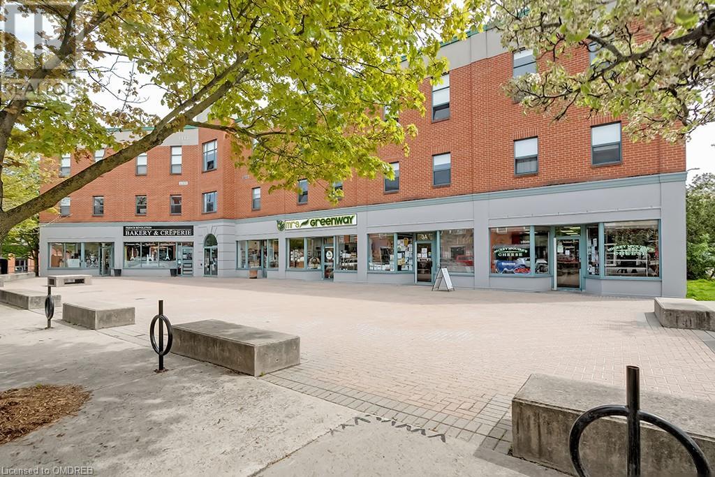 8 MAIN Street E Unit# 401