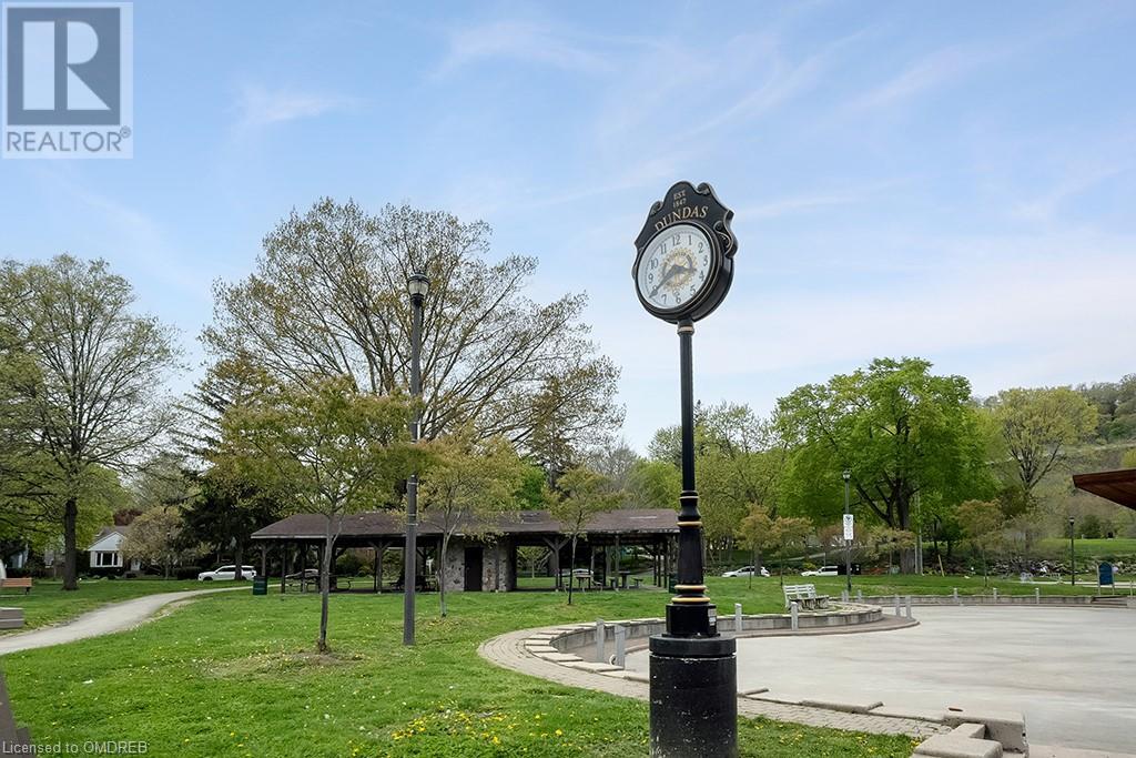 8 MAIN Street E Unit# 401