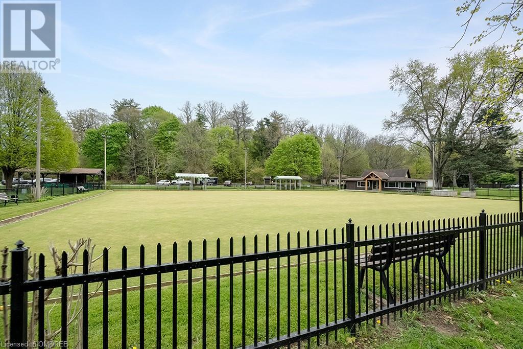 8 MAIN Street E Unit# 401