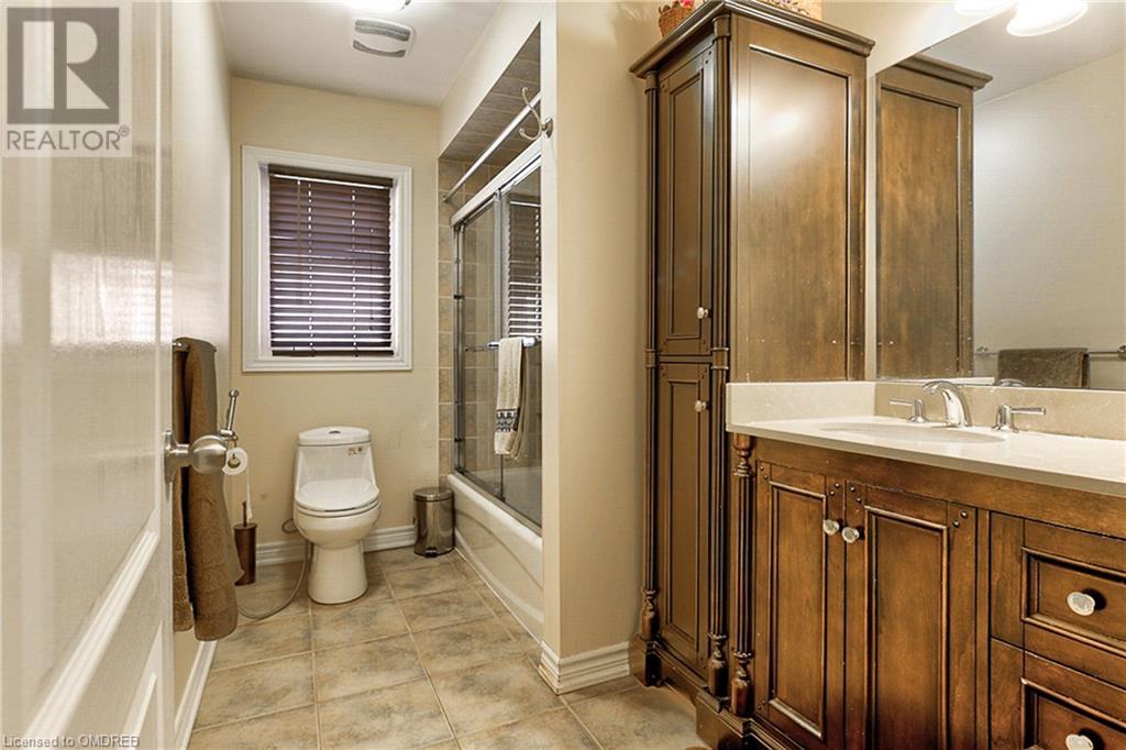 1138 JEZERO Crescent