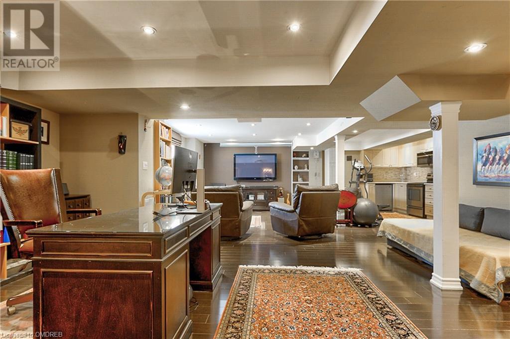 1138 JEZERO Crescent