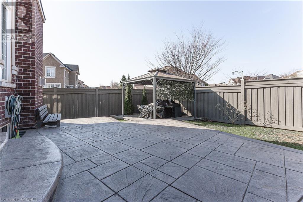 1138 JEZERO Crescent