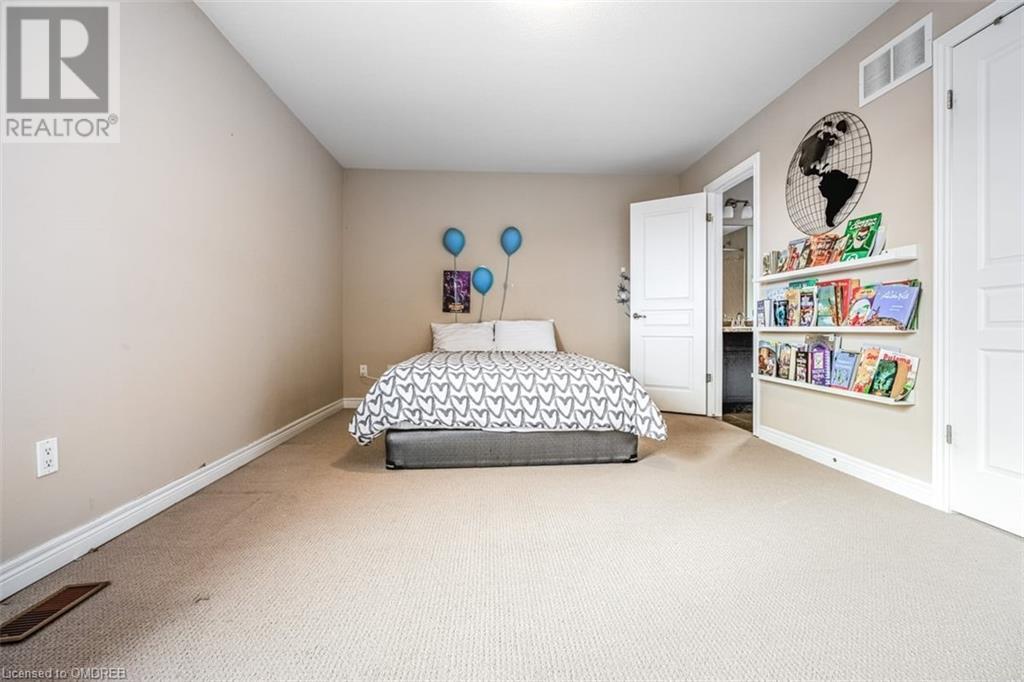 3198 SALTAIRE Crescent