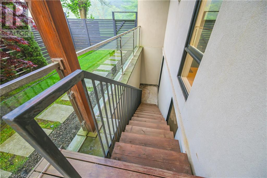 1487 LAKESHORE Road W