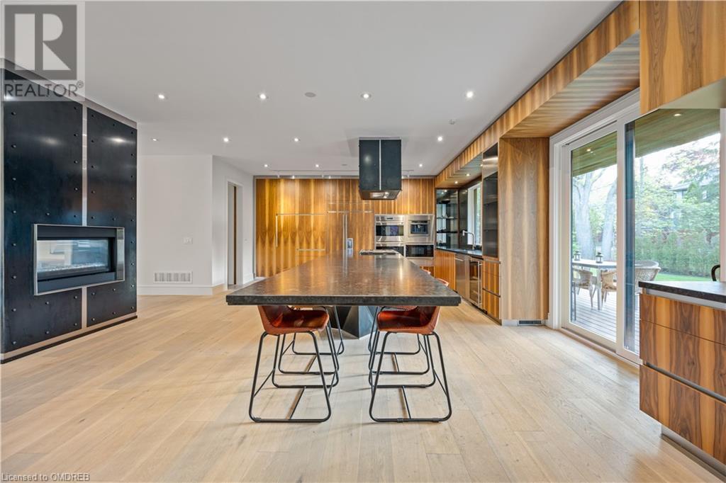 1487 LAKESHORE Road W