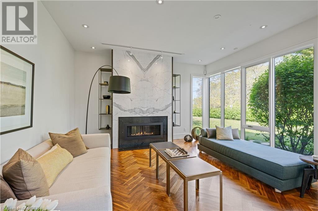 1487 LAKESHORE Road W