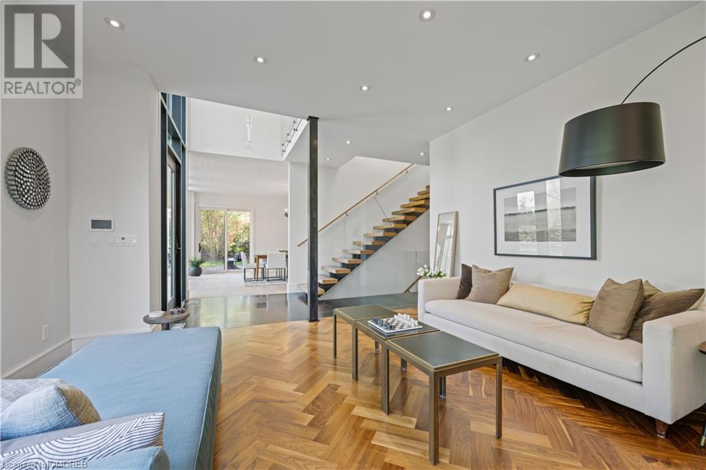 1487 LAKESHORE Road W