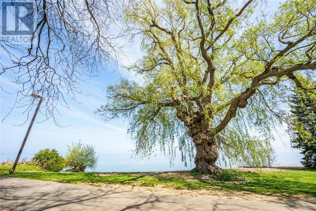 1487 LAKESHORE Road W