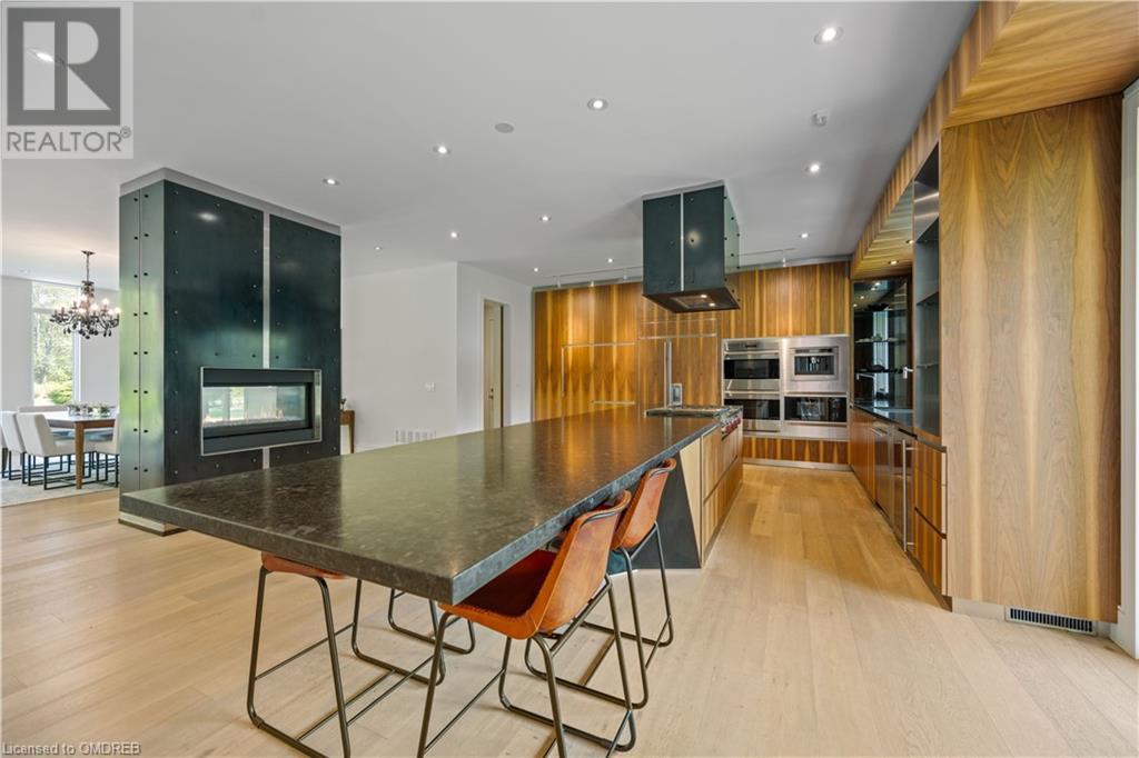 1487 LAKESHORE Road W