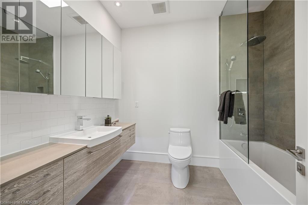 1487 LAKESHORE Road W