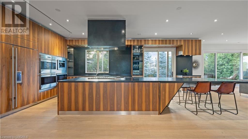 1487 LAKESHORE Road W