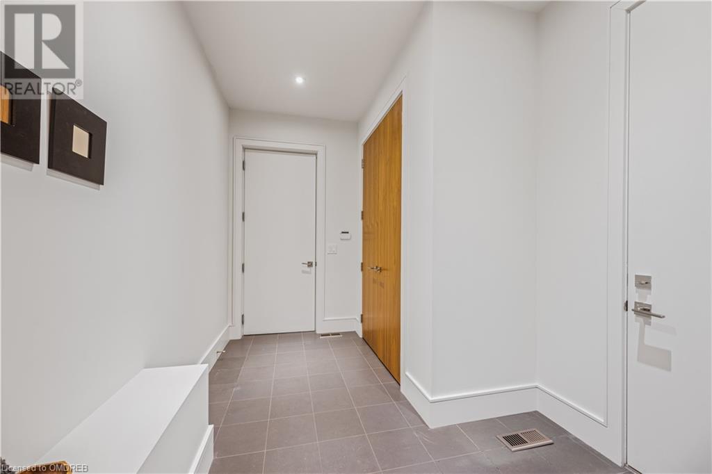 1487 LAKESHORE Road W