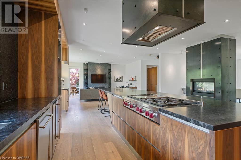 1487 LAKESHORE Road W