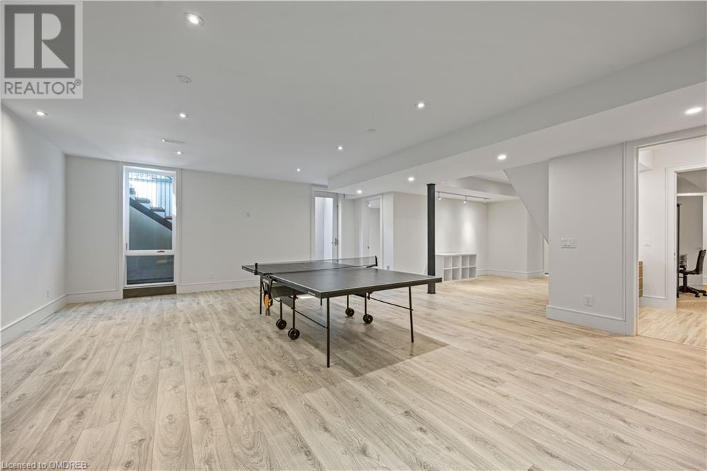 1487 LAKESHORE Road W