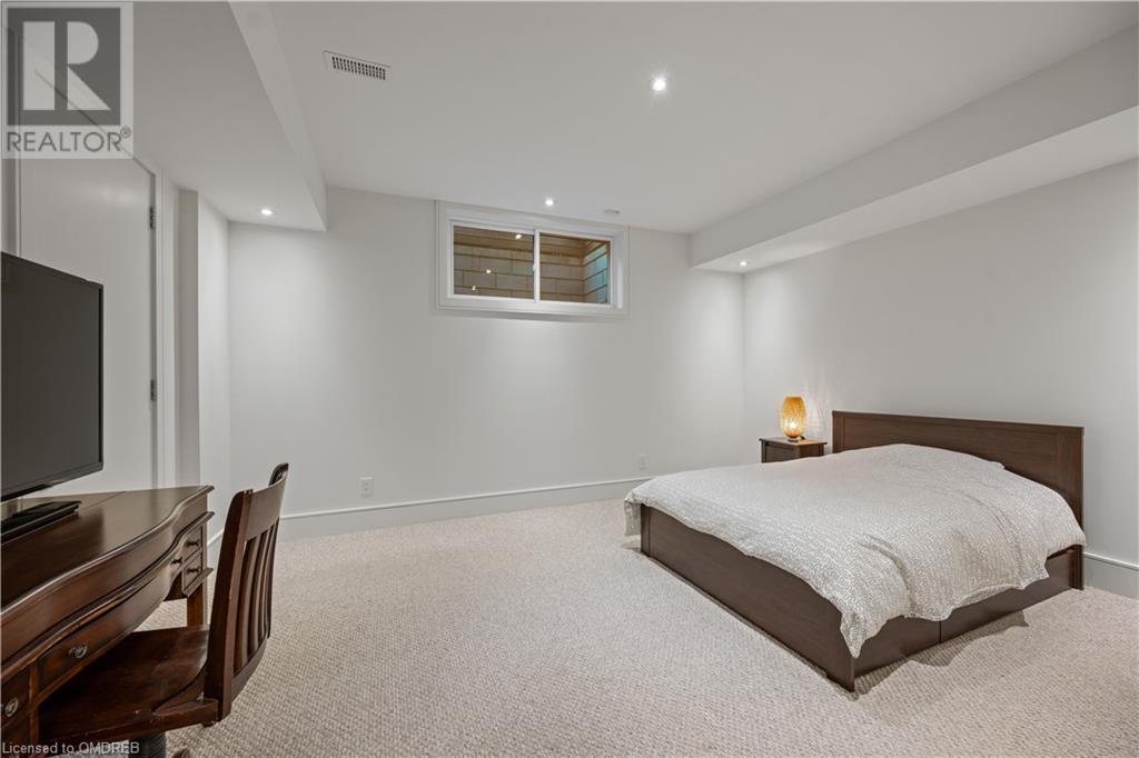 1487 LAKESHORE Road W