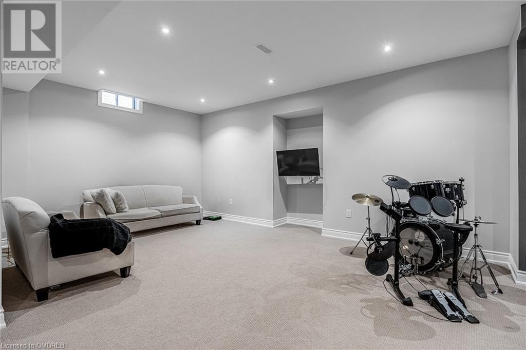 3198 SALTAIRE Crescent