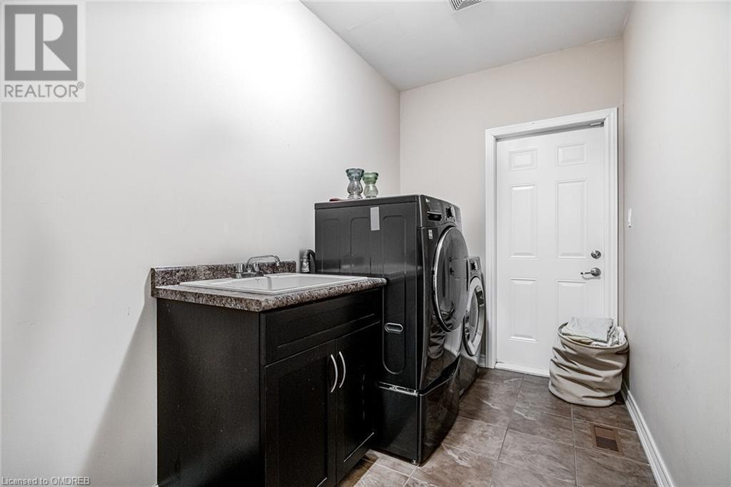 3198 SALTAIRE Crescent