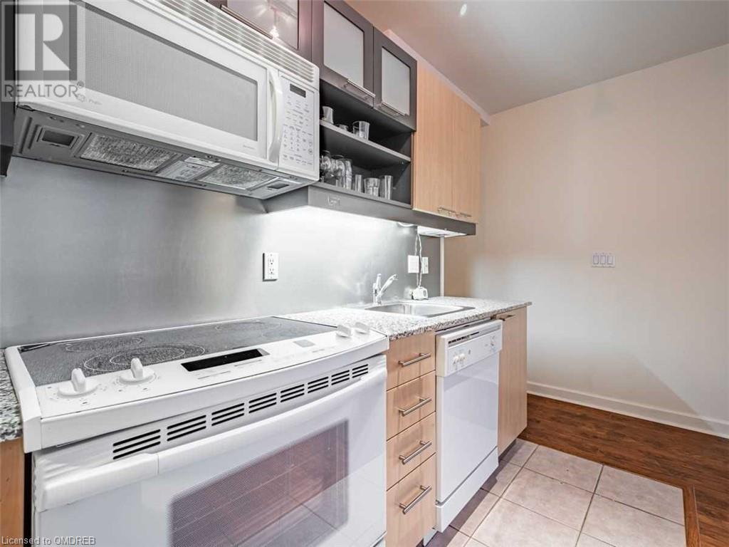 36 BLUE JAYS Way Unit# 609