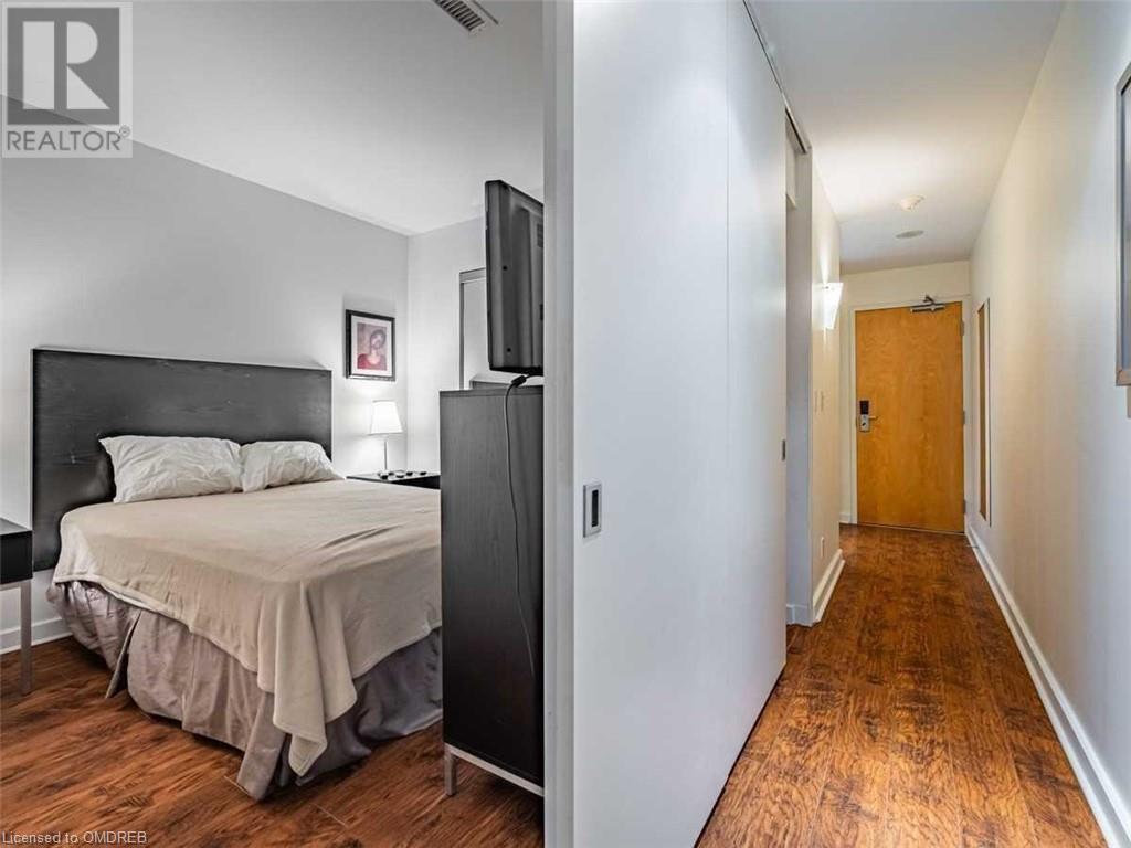 36 BLUE JAYS Way Unit# 609