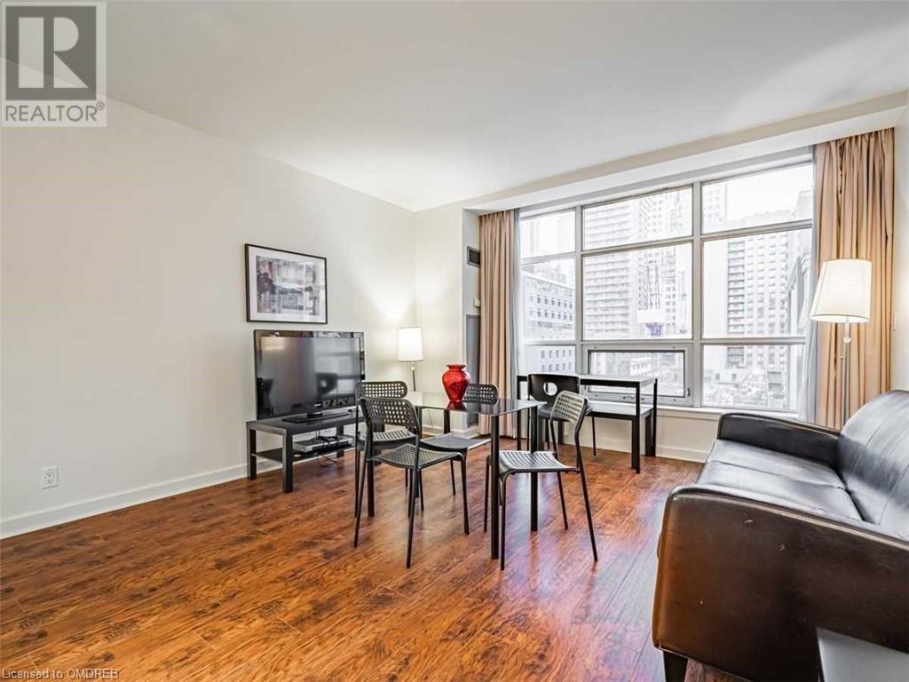 36 BLUE JAYS Way Unit# 609