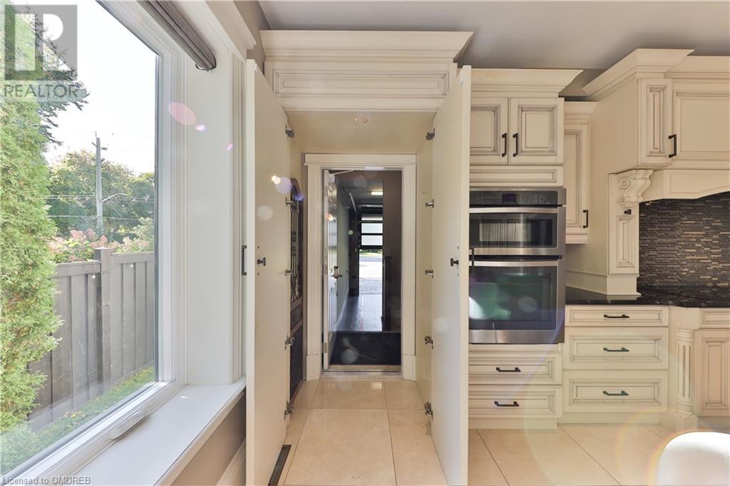 3168 LAKESHORE Road W