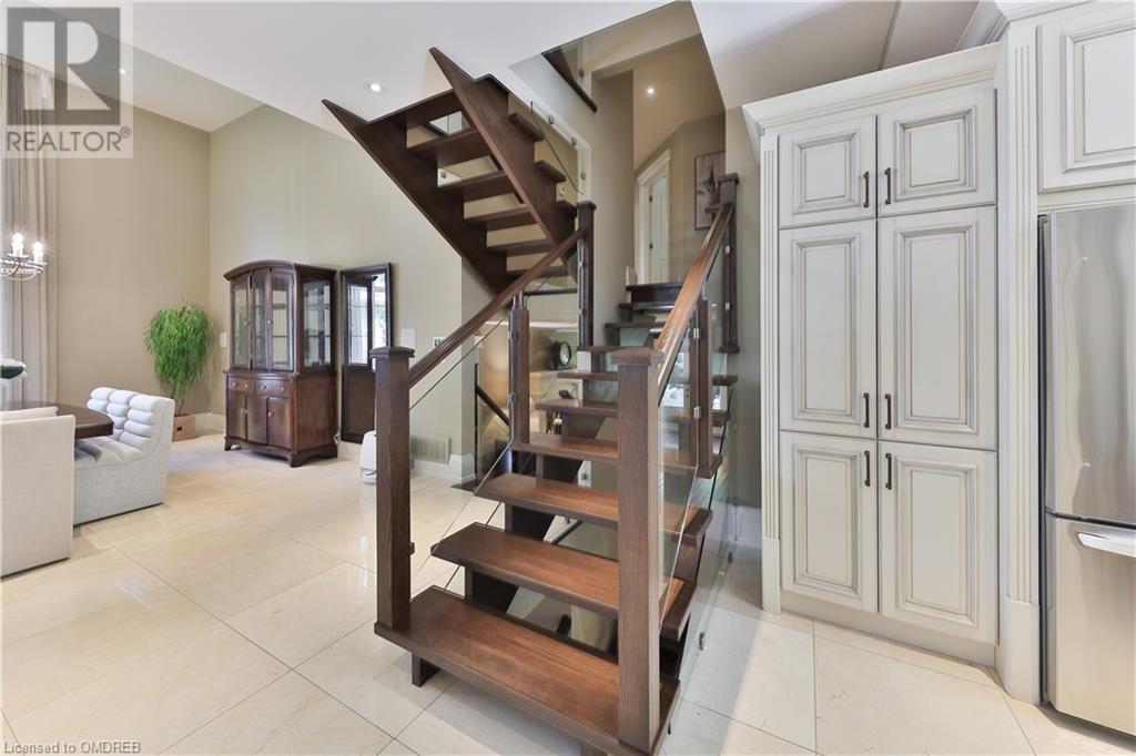 3168 LAKESHORE Road W