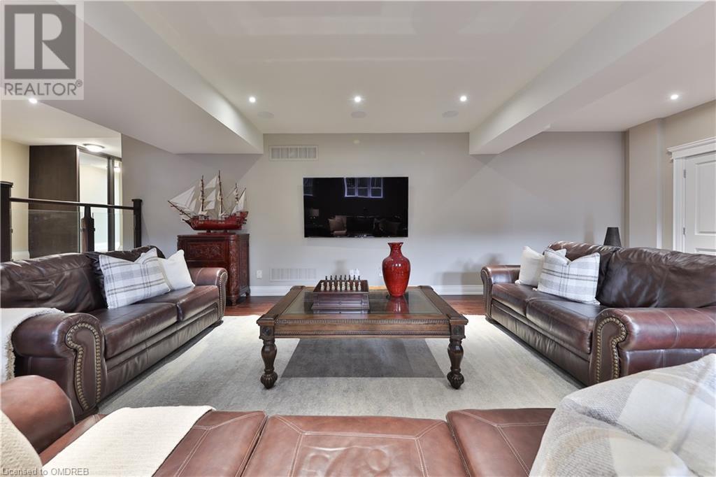 3168 LAKESHORE Road W