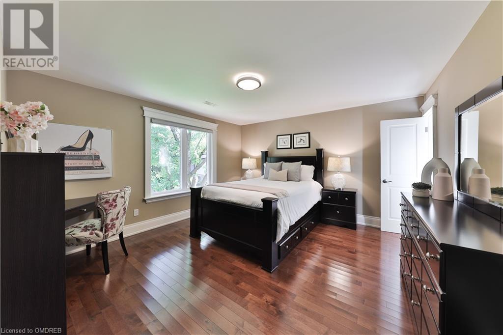 3168 LAKESHORE Road W