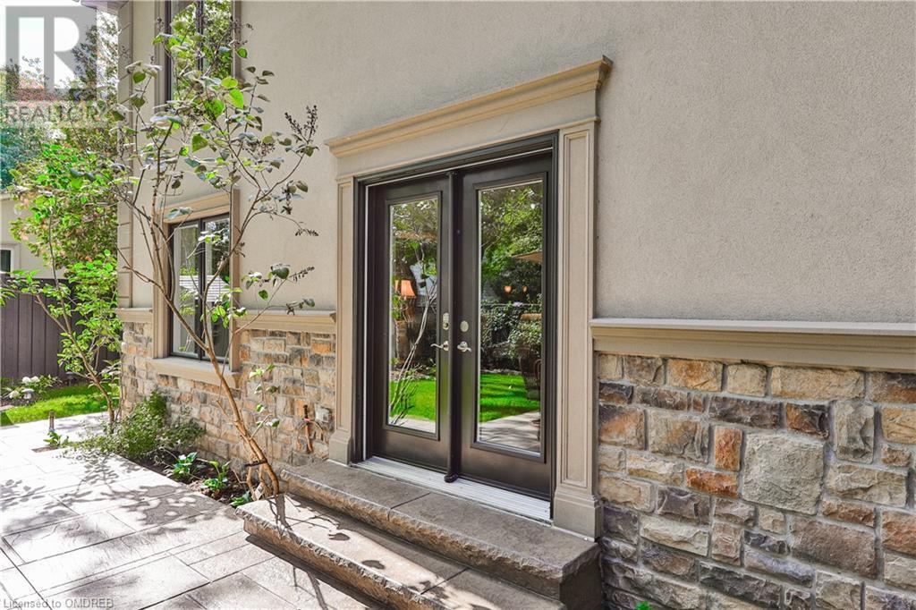 3168 LAKESHORE Road W