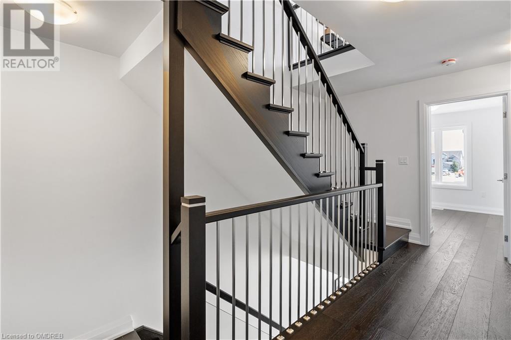 675 VICTORIA Road N Unit# 20