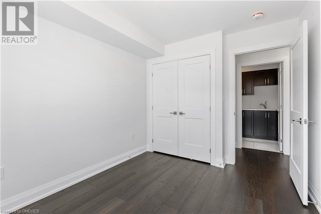 675 VICTORIA Road N Unit# 20