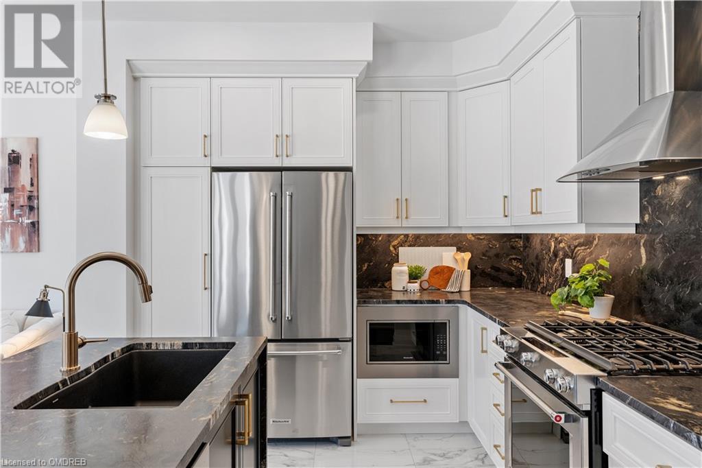 675 VICTORIA Road N Unit# 20