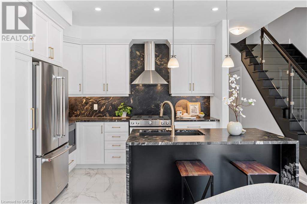 675 VICTORIA Road N Unit# 20