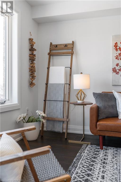 675 VICTORIA Road N Unit# 20